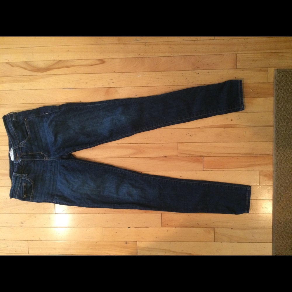 Abercrombie & Fitch dark denim skinny jeans.